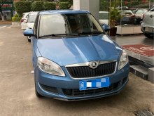 厦门二手车市场解析 利也车源报价与二手车之家平台全览